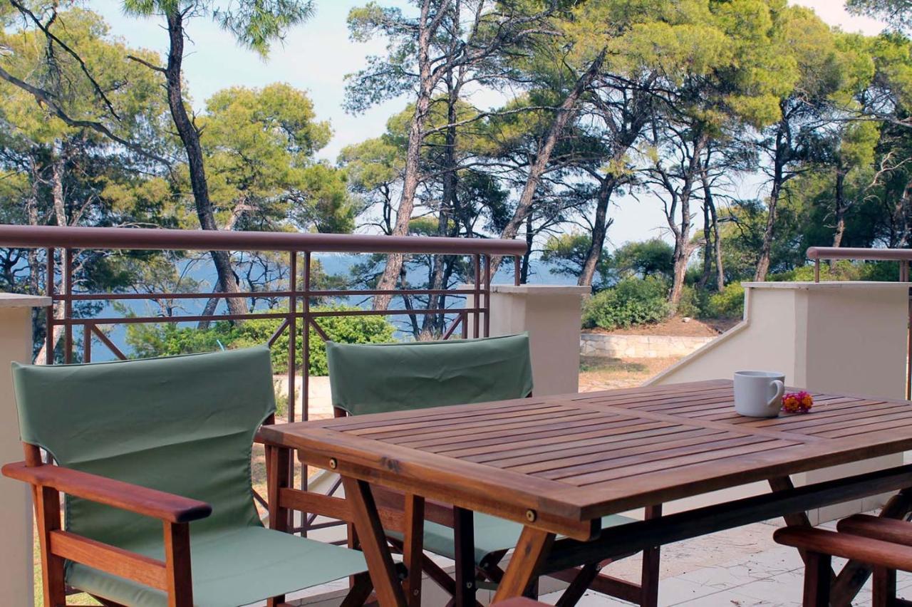 4 Bedroom Villa With Pool And Garden Nea Fokea Exterior photo